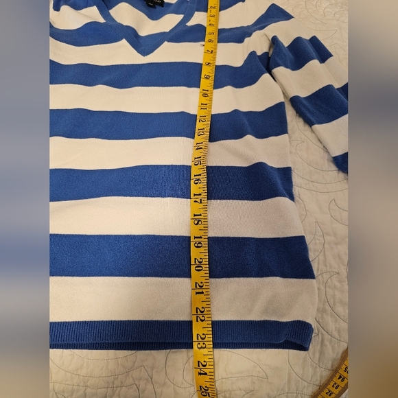Tommy Hilfiger Blue and White Striped V-Neck Sweater Women's Size Small - Picture 8 of 10